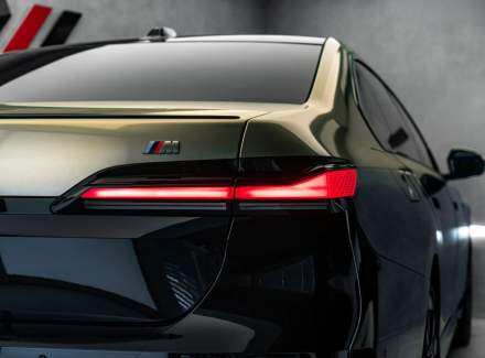 BMW - i7