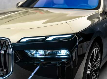 BMW - i7