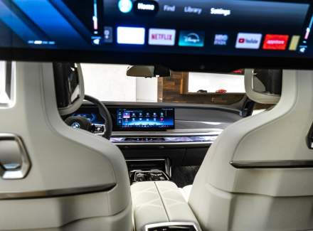 BMW - i7