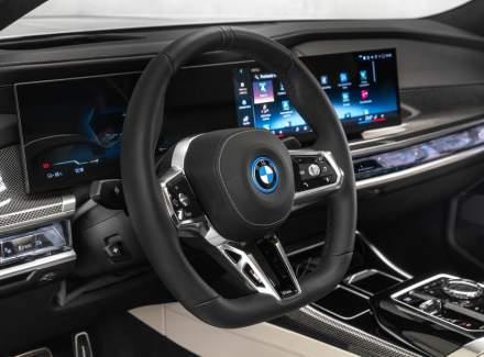 BMW - i7