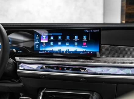 BMW - i7