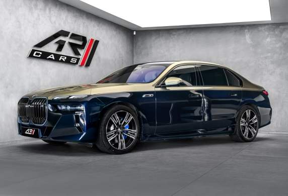 BMW - i7
