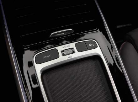 Mercedes-Benz - EQB