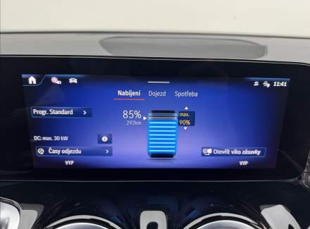 Mercedes-Benz - EQB