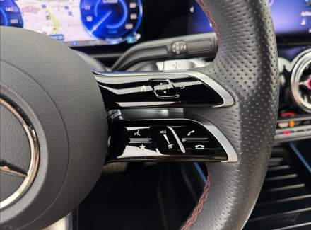 Mercedes-Benz - EQB