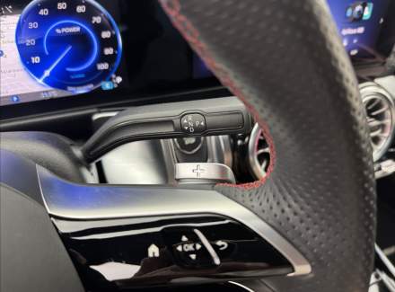 Mercedes-Benz - EQB