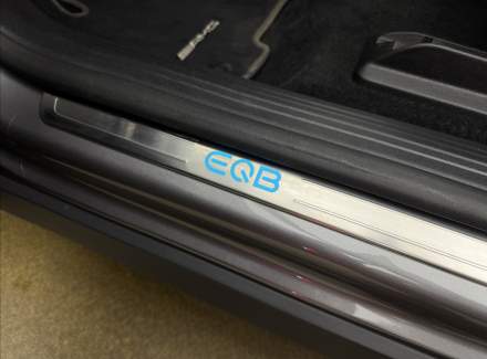 Mercedes-Benz - EQB