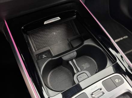 Mercedes-Benz - EQB