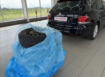 Volkswagen - Golf