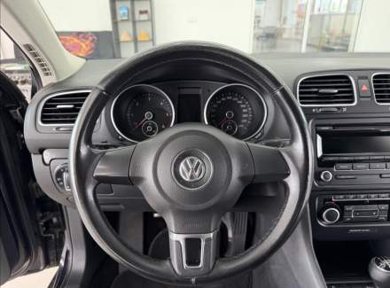 Volkswagen - Golf