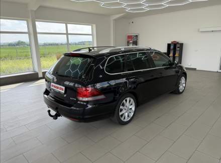 Volkswagen - Golf