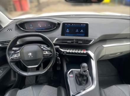 Peugeot - 5008