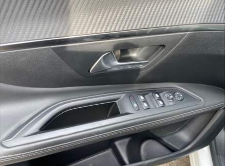 Peugeot - 5008
