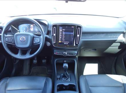Volvo - XC40