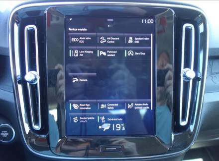 Volvo - XC40