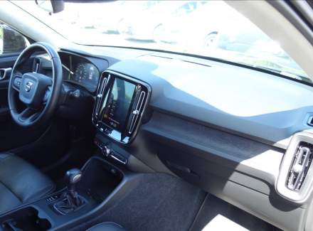 Volvo - XC40