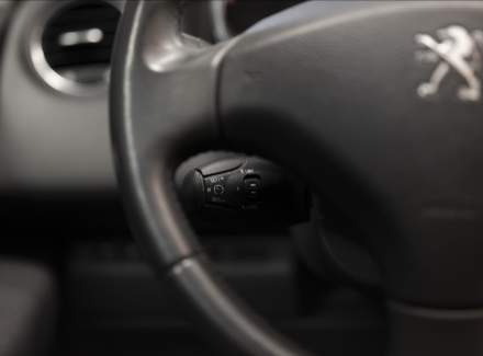 Peugeot - 5008