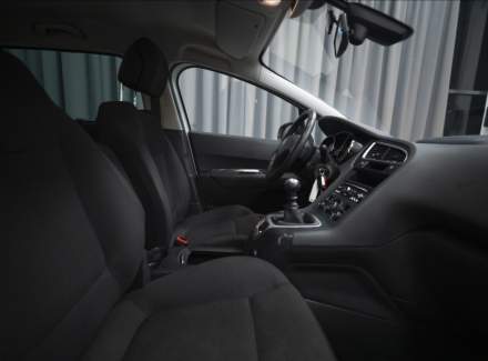 Peugeot - 5008