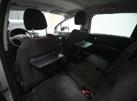 Peugeot - 5008