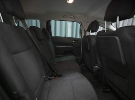 Peugeot - 5008