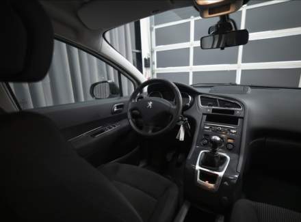 Peugeot - 5008