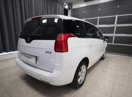 Peugeot - 5008