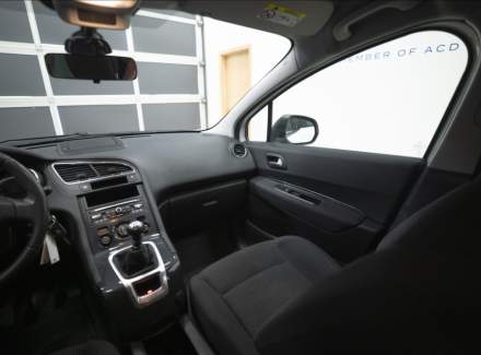 Peugeot - 5008