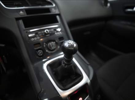 Peugeot - 5008