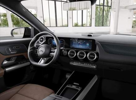 Mercedes-Benz - GLA