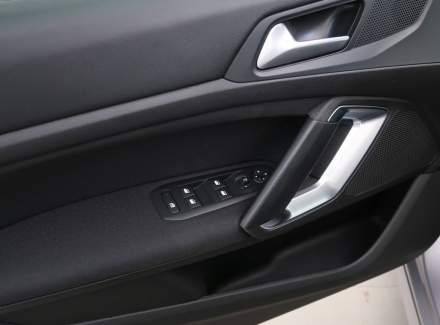 Peugeot - 308