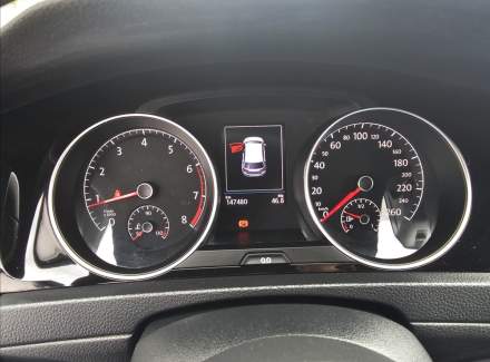 Volkswagen - Golf