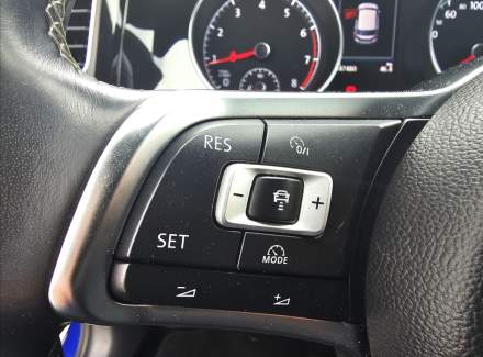 Volkswagen - Golf