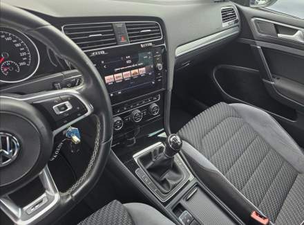 Volkswagen - Golf