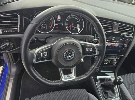 Volkswagen - Golf
