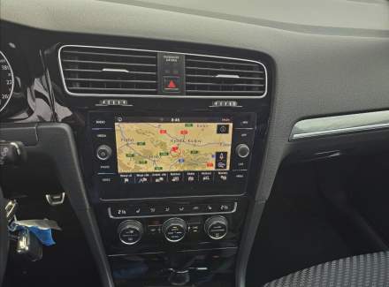 Volkswagen - Golf