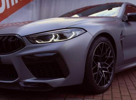 BMW - M8