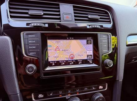 Volkswagen - Golf