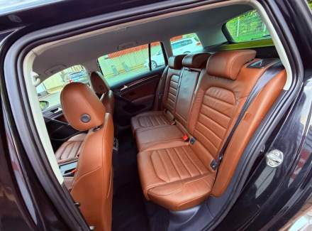 Volkswagen - Golf