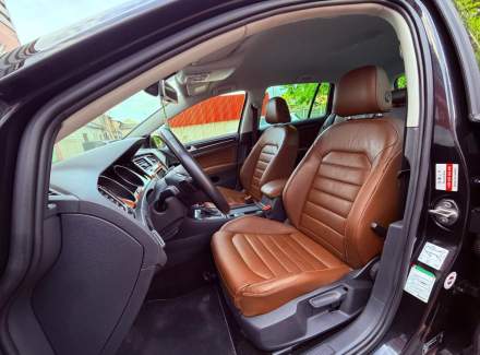 Volkswagen - Golf