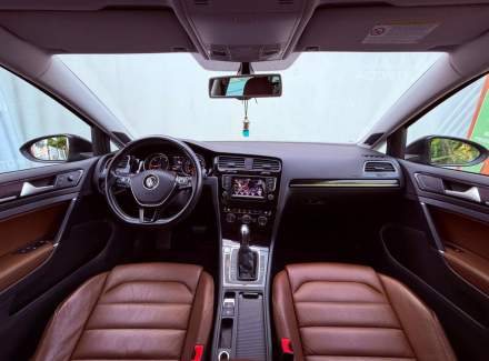 Volkswagen - Golf