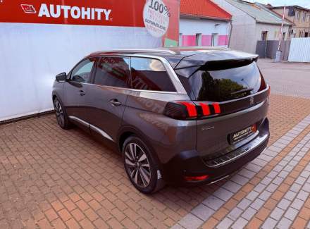 Peugeot - 5008