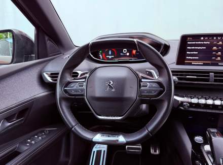 Peugeot - 5008