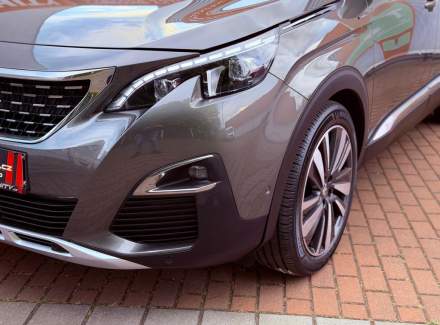Peugeot - 5008