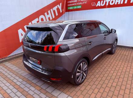 Peugeot - 5008