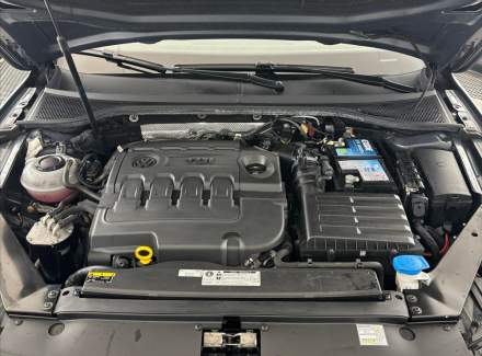 Volkswagen - Passat