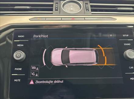 Volkswagen - Passat