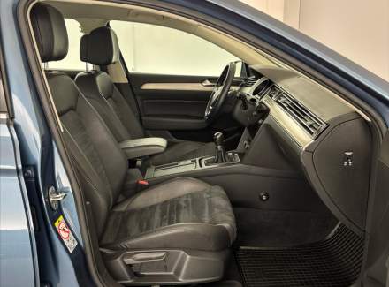Volkswagen - Passat