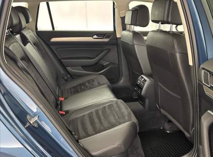 Volkswagen - Passat