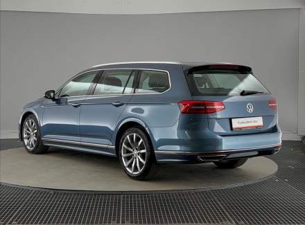 Volkswagen - Passat