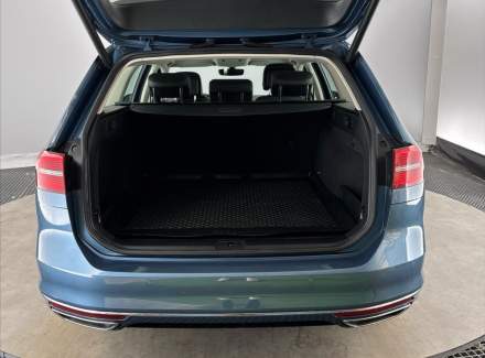 Volkswagen - Passat